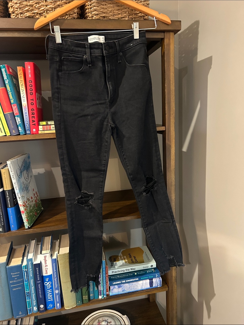 Abercrombie & Fitch Black Distressed Ankle Crop Jeans